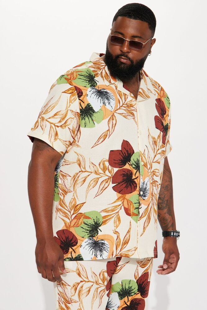 Floral Multi Print Short Sleeve Button Up Shirt Size: 2XL SKU: 1098768