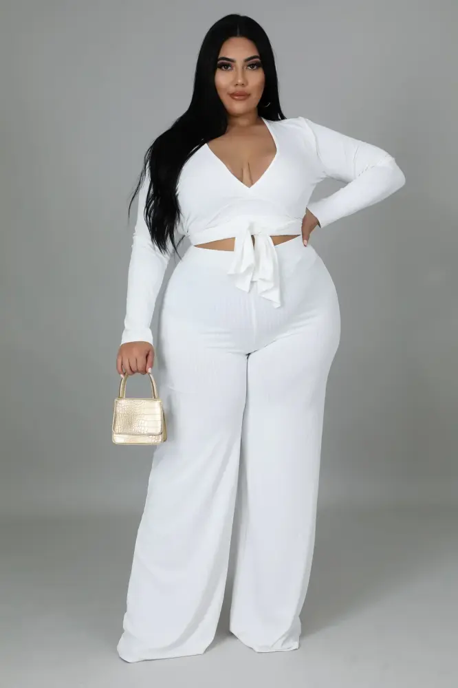White Two-Piece Wide Leg Set Size: 3XL SKU: 8HAU943
