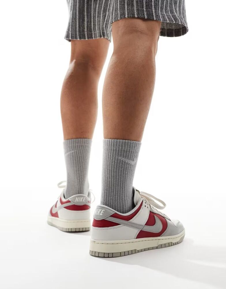 Nike Dunk Low "Red" sneakers Size: 9M SKU: H890120