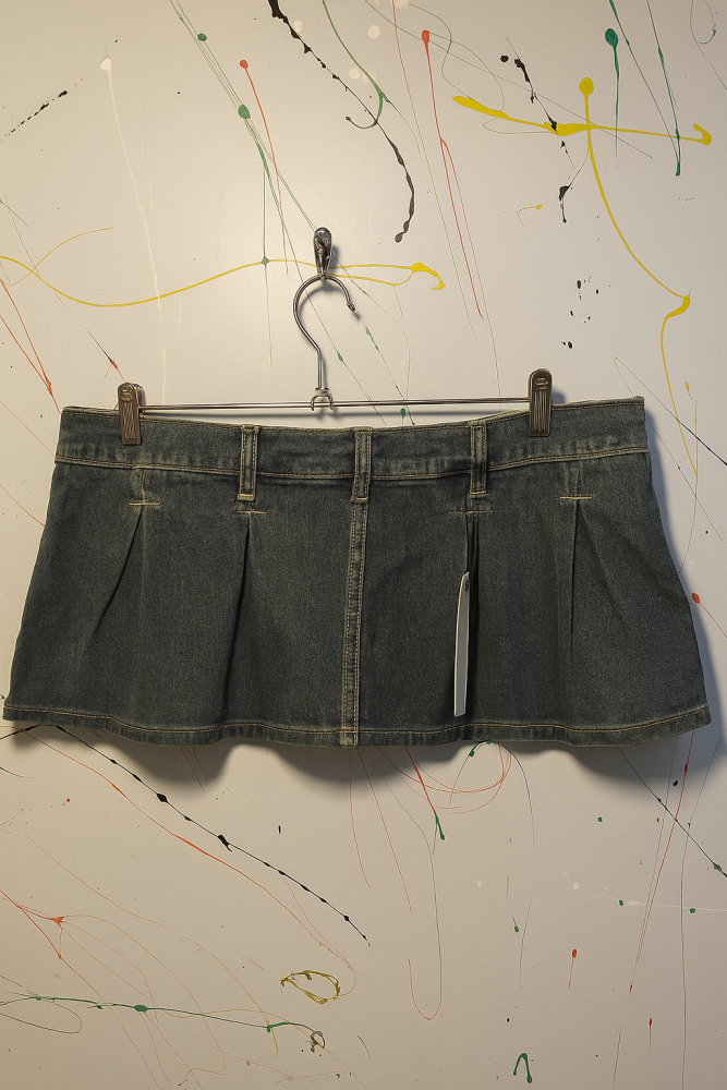 Madden Girl Pleated Denim Skort Size: XL SKU: U678590