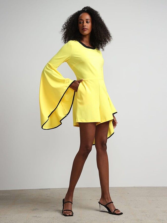 Yellow Piped Bell-Sleeve Romper Size: XL SKU: 5675430