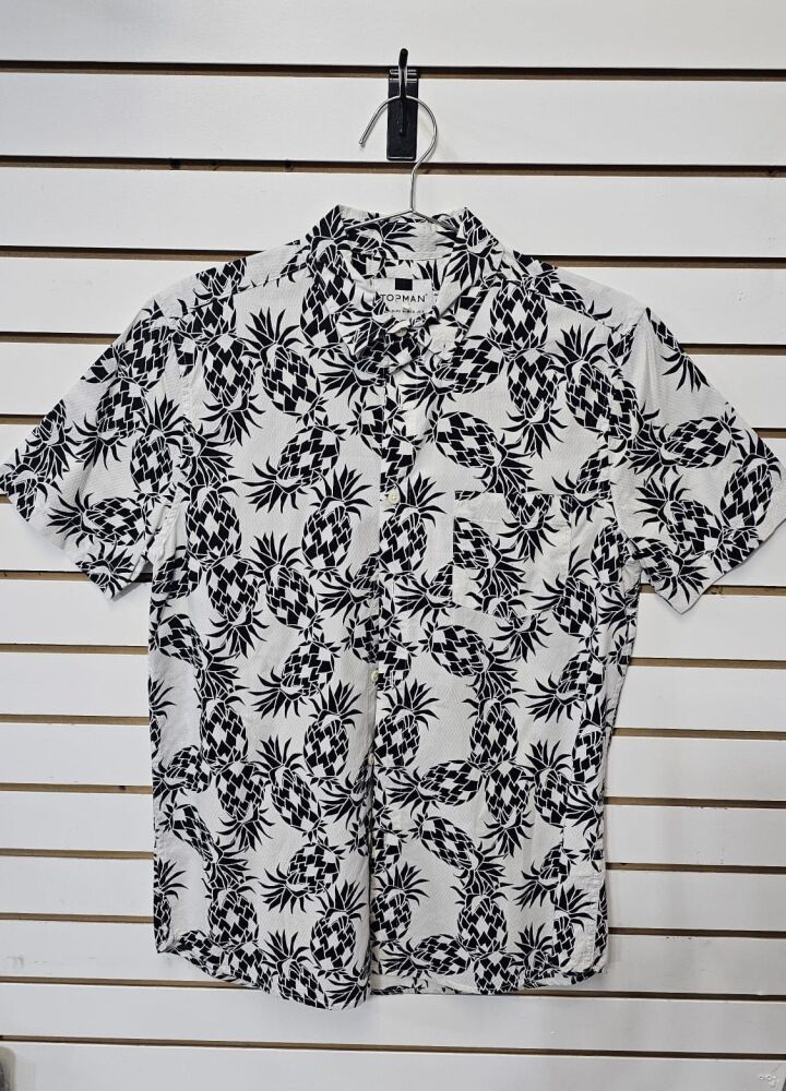 White Pineapple Printed Short Sleeve Shirt Size: S SKU: 7G65732