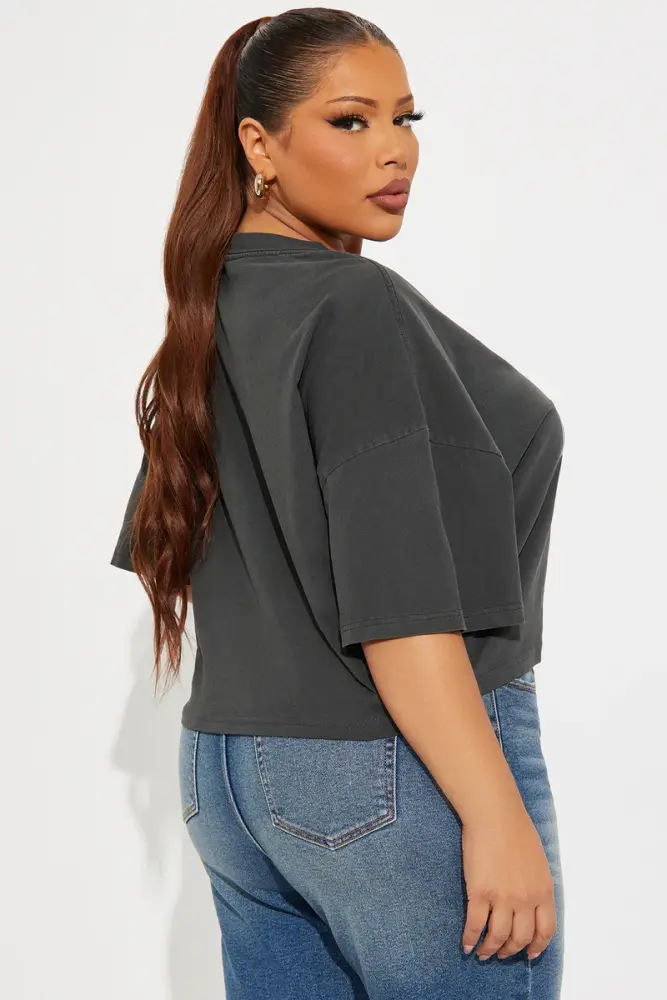 Black Wash 99 California Team Washed Cropped Tee Size: 2XL SKU: 768GH56