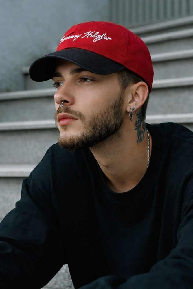 Tommy Hilfiger Men&rsquo;s Red & Navy Signature Baseball Cap SKU: 6786933