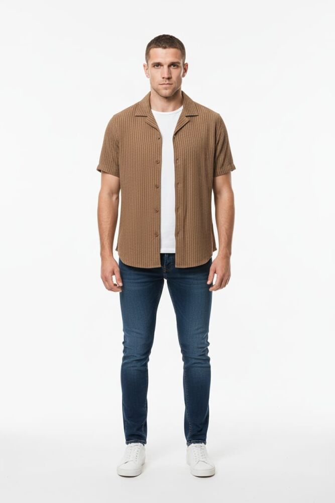 Brown Short-Sleeve Camp Collar Tan Stripe Texture Shirt Size: L SKU: 01B4563