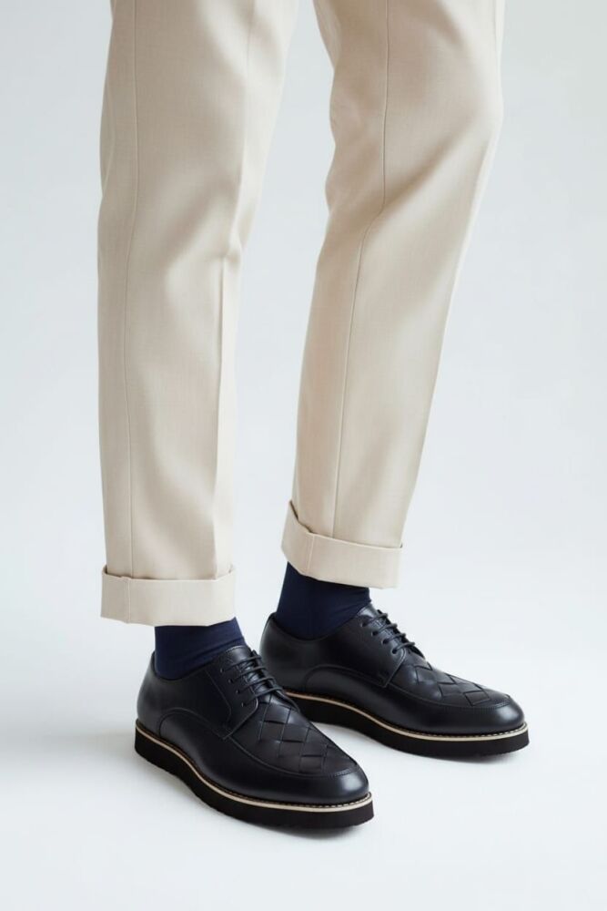 Shoes By Truffle Collection Black Faux Leather Size: 9