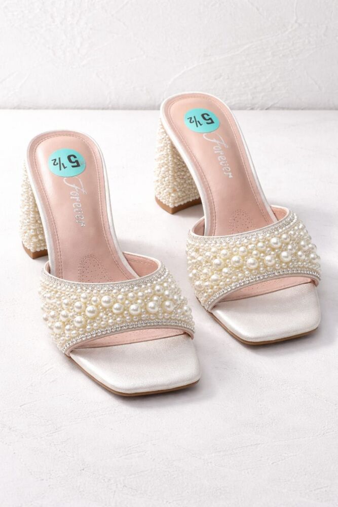 Pearl Embellished Block Heel Sandals Size: 5.5 SKU: 87451623