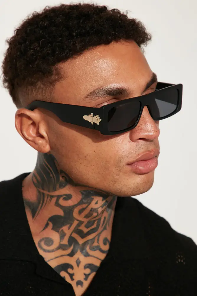 Poker Face Black Sleek Sunglasses SKU: 0912567