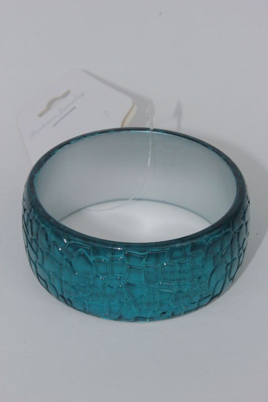 Crack Finishing Acrylic Bangle