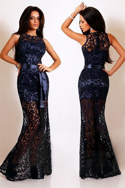 A132 - Lace Evening Dress Size: S