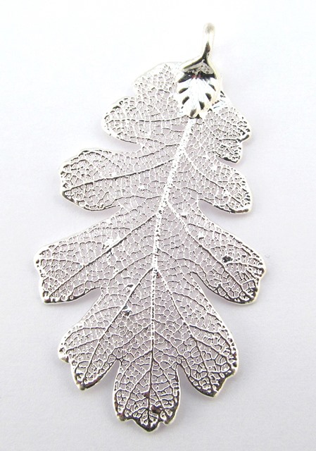 Silver Oak Leaf Pendant - Medium