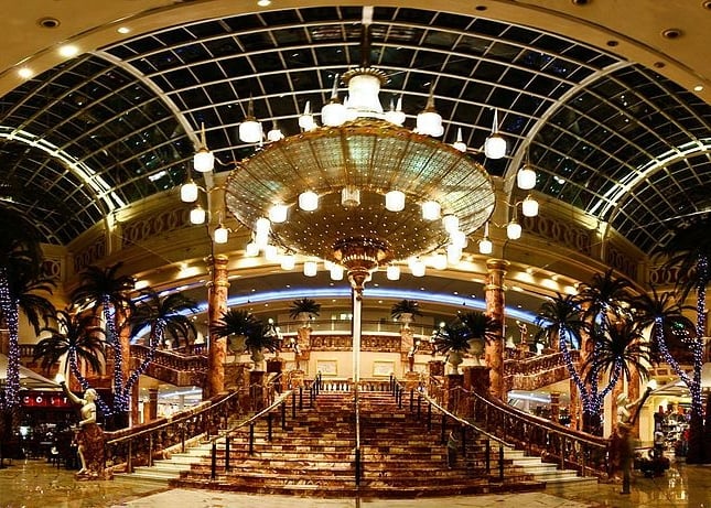 E18.12.05 - 5th December - Trafford Centre at Christmas