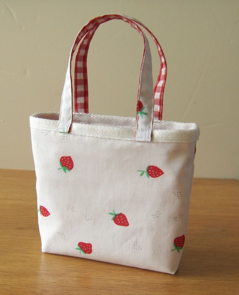 <!-- 001-->Strawberry Reversible Bag