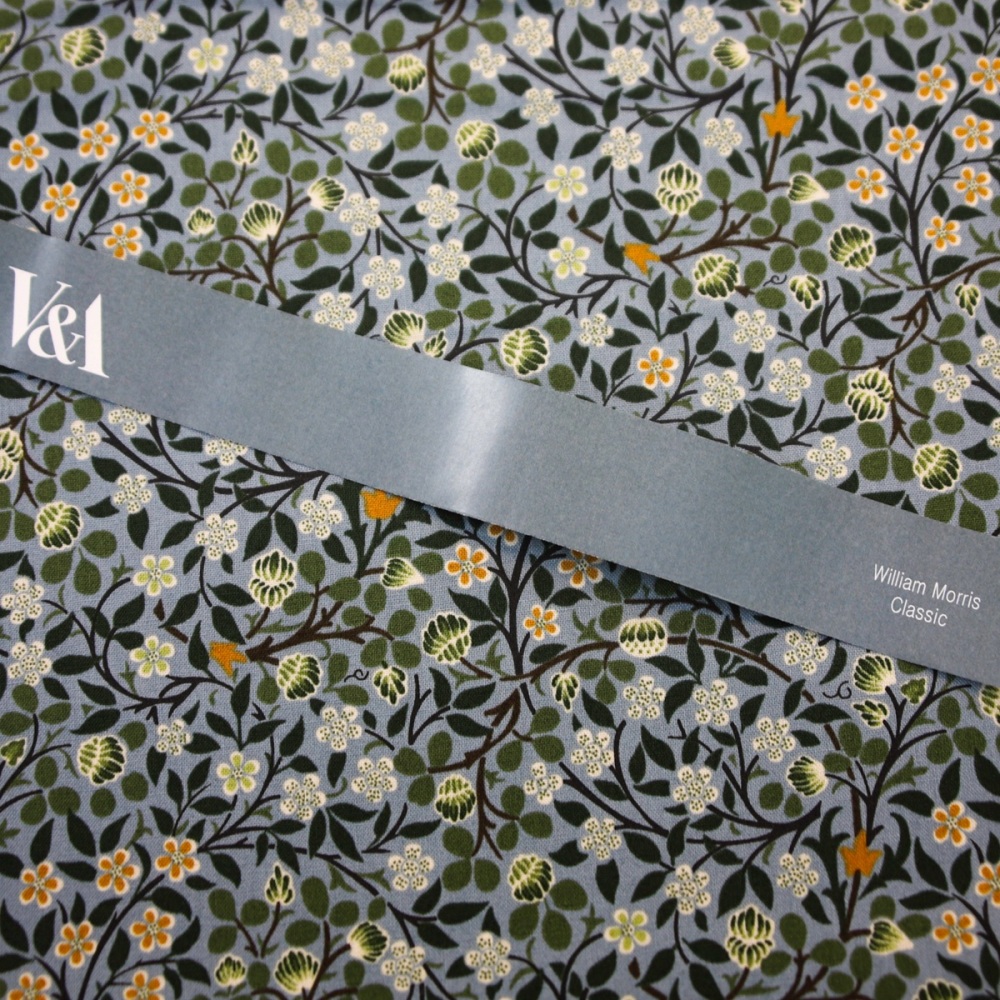 William Morris Collection - Clover Mural - per half metre