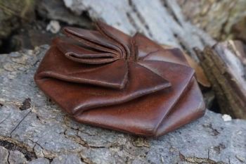 leather ebineezer coin pouch for beaver bushcraft