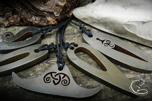 <!--0015-->PENDANT Strikers