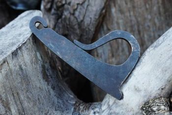 fire curly P shaped traditional fire steel striker by beaver bushcraft