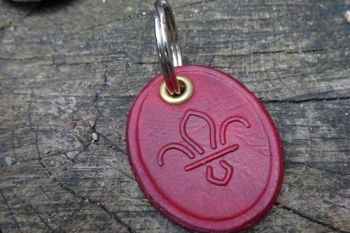 leather fluer did lis scout key ring by beaver bushcraft