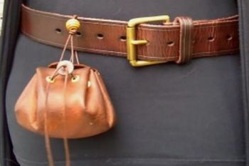 Leather belt pouch worn by beaver bushcraft