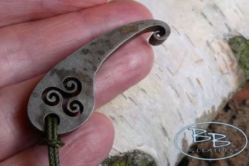 Fire steel curl pendant with triskele striker by beaver bushcraft