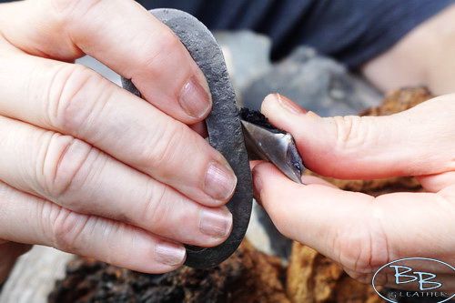 Perfect  angle of flint to Fire Steel 