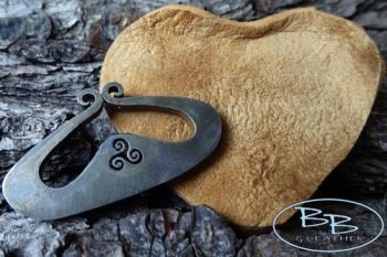 Fire heart shaped amadou and mini fire steel by beaver bushcraft
