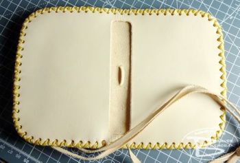 Leather make your own kit hudson bay pioneering pouch made up by beaver bus