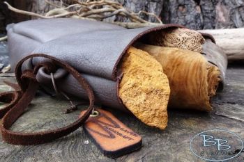 Leather sami foraging pouch made by beaver bushcraft