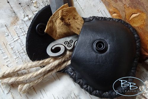 Leather and fire tinder pouch hand crafted by beaverbushcraft
