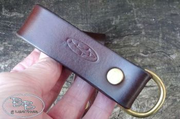 A bespoke leather wide simple belt loop by beaver bushcraft