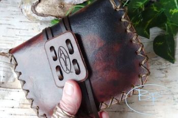 leather old school pioneering pouch hand dyed by beaver bushcraft