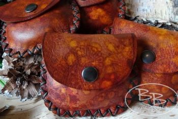 Leather hand dyed coin purse made by beaver bushcraft