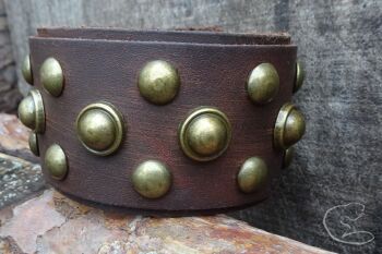 Cuff with studs old rustic style