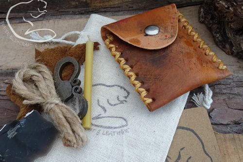 NEW - Mini Leather Pocket Sized Tinder Pouch with Flint & Steel Fire Lighting Kit