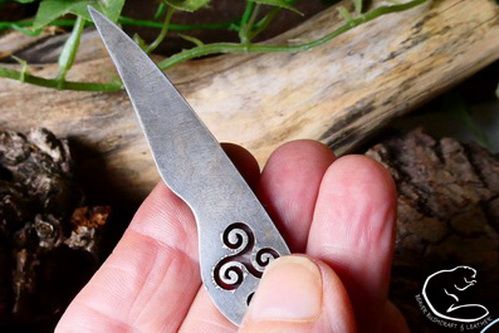 Tinder Teaser Pointed Pendant Fire Steel Striker - Triskele Motif (862-1100-68)
