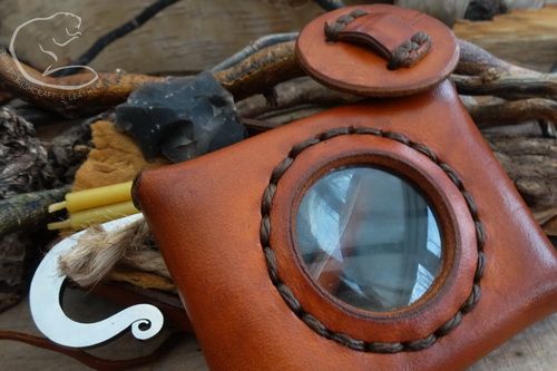 NEW - 'Beaver Creek' Hand-crafted Vintage Leather Tinderbox with Built-in Solar Lens + Flint & Steel