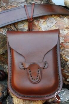 Leather 2oz possibles pouch with tin hand stitched by beaver bushcraft