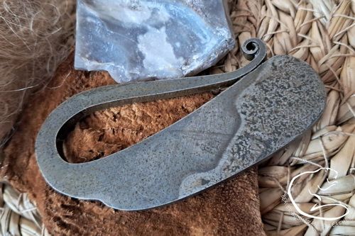 Chunky 'R' Classic Striker - Traditional 'Flint & Steel' (857-1717-75)