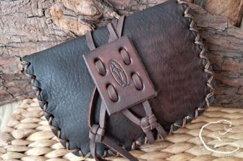 Pioneering pouch in vintage soft fine leather by BB