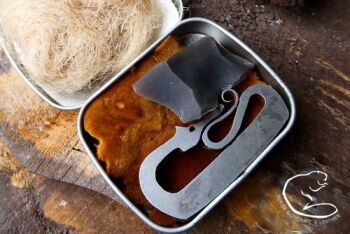 A mini tinderbox with tiny mini fire steel kit bt beaver bushcraft 2021