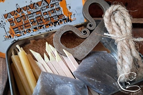 Tinder box old mans style with holborn tin by beaver bushcraft.jpg