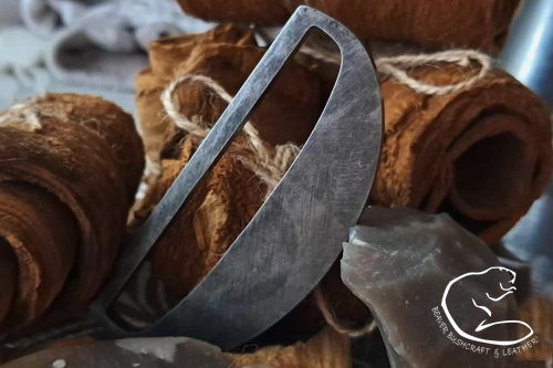 'Buckle' Striker (Saddle Loop) for Traditional Flint & Steel Fire  Lighting (416 -6010- 75) - NEW