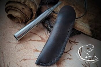 leather and fire simple leather sheath for stubby by Beaver Bushcraft