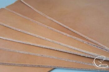 A6 blonde leather remnants by BB 3.5mm