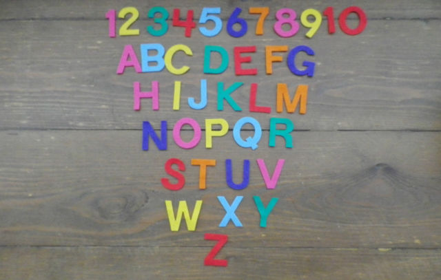 4cm Felt Uppercase Numbers/Letters x 10