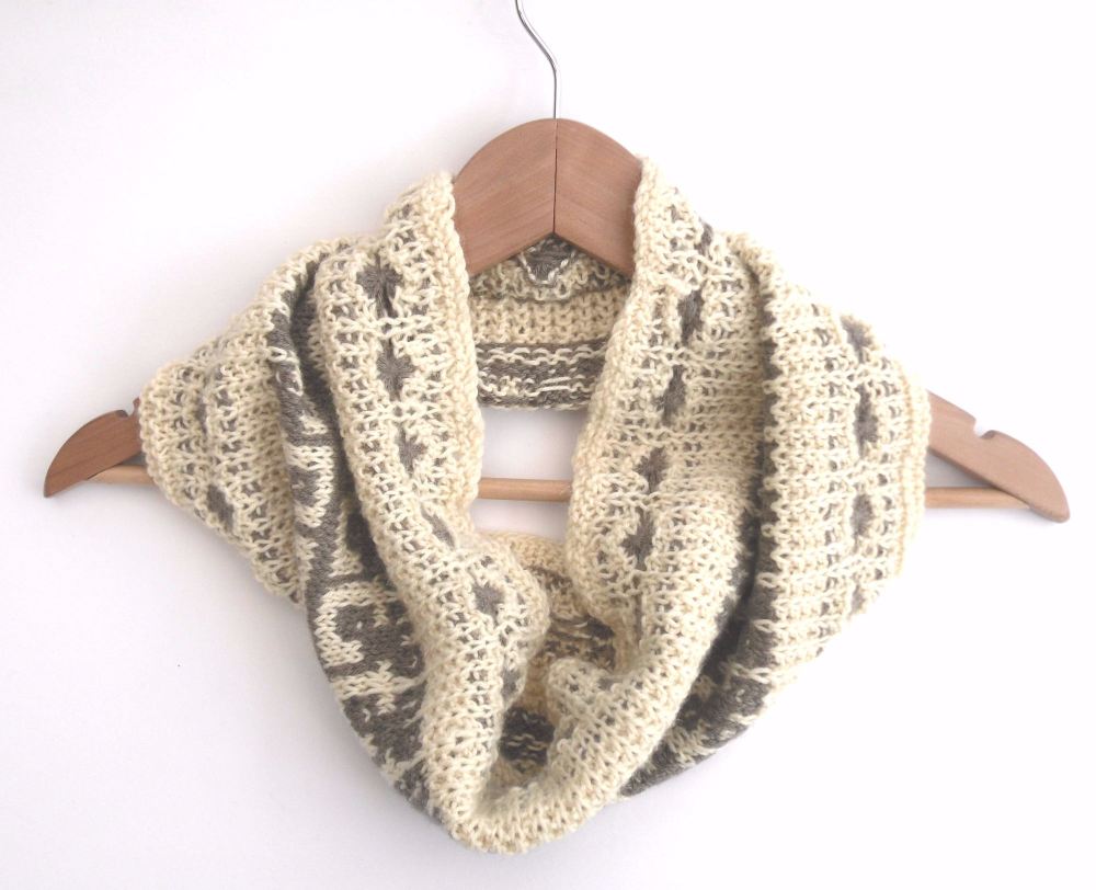 Trailing Leaves Hand knit cowl in 100% wool