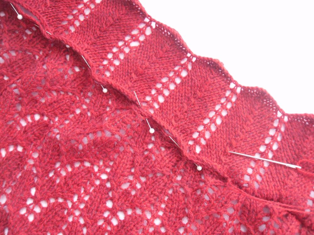Free Pattern Rectangular Lace Shawl with fancy scalloped edging