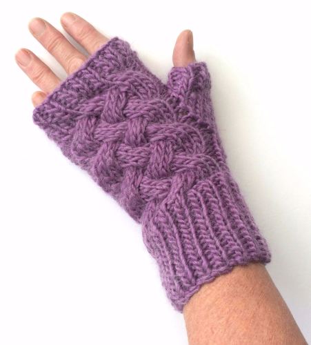 Lilac cable wool fingerless gloves