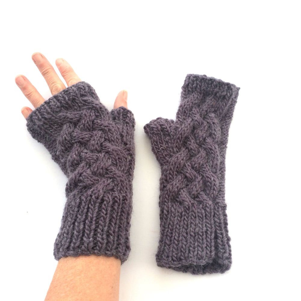 Purple cable wool fingerless gloves 