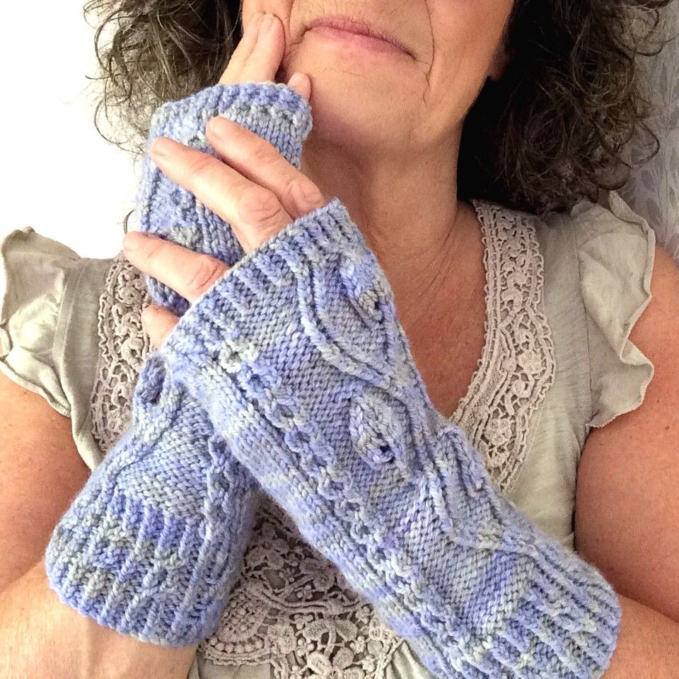 Pinnate Cable Gloves Pattern